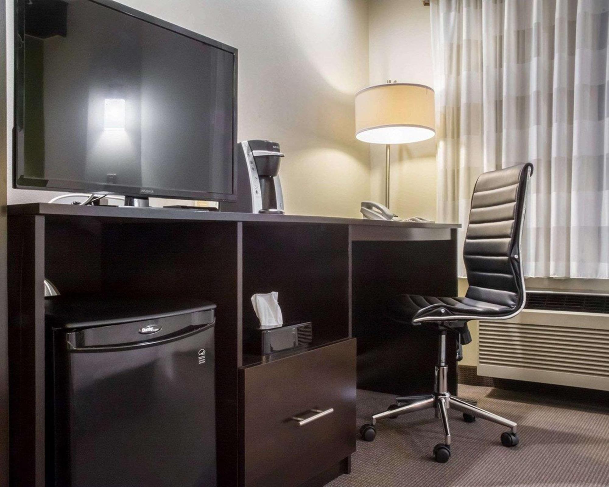 Sleep Inn Bracebridge Bagian luar foto