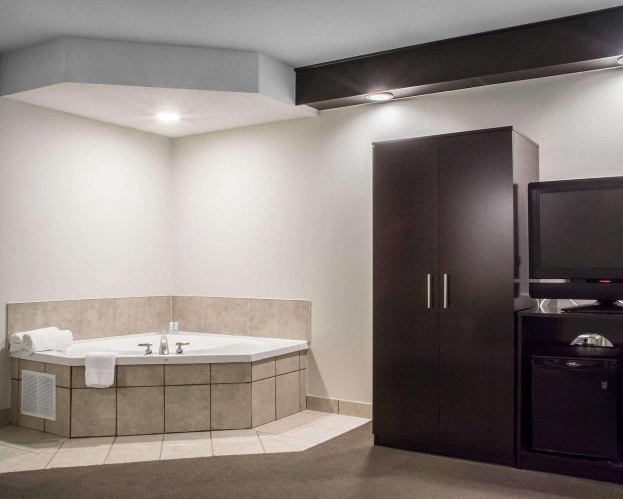 Sleep Inn Bracebridge Bagian luar foto